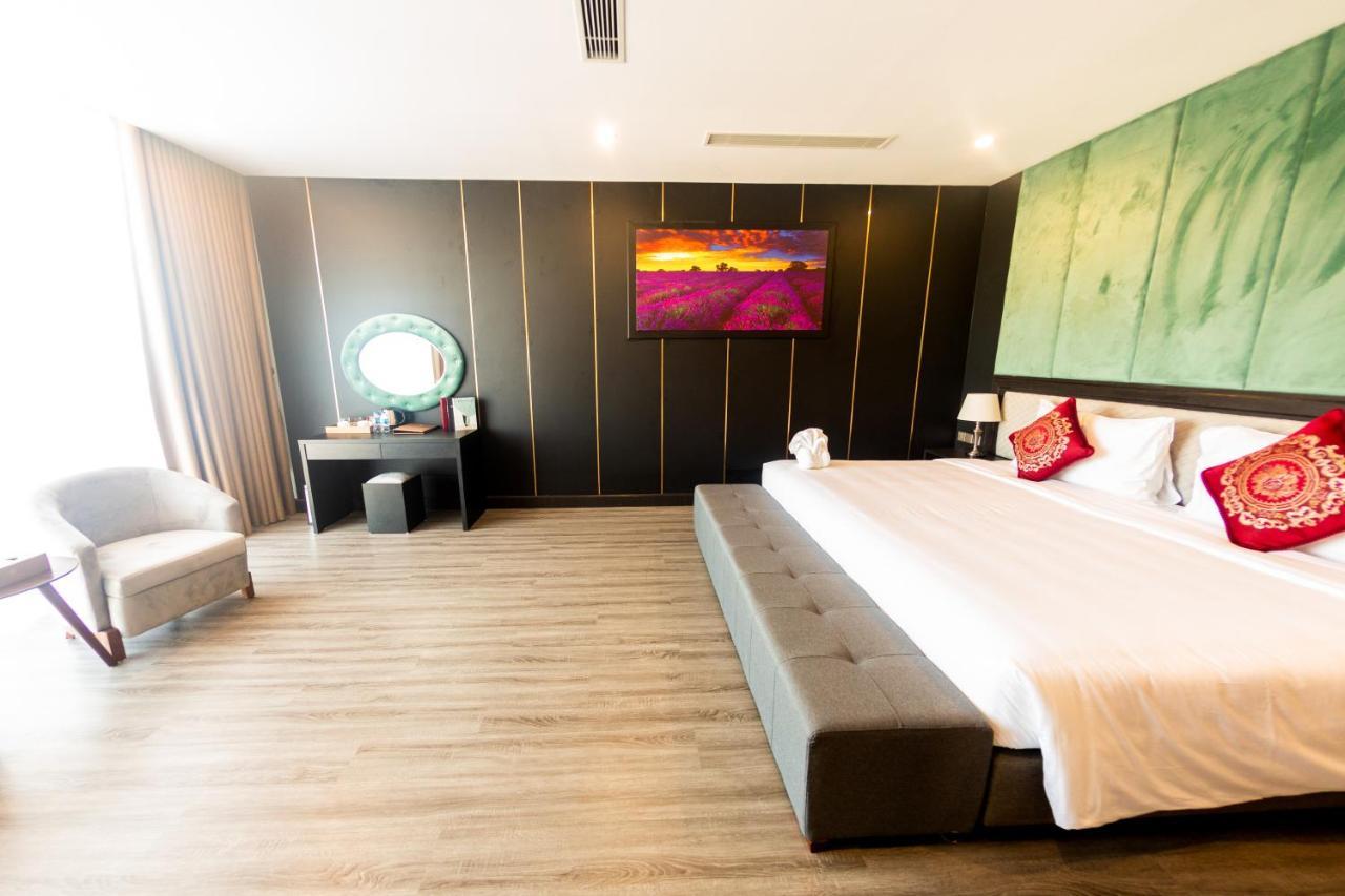 Diamond Hotel Van Don Cam Pha Екстер'єр фото