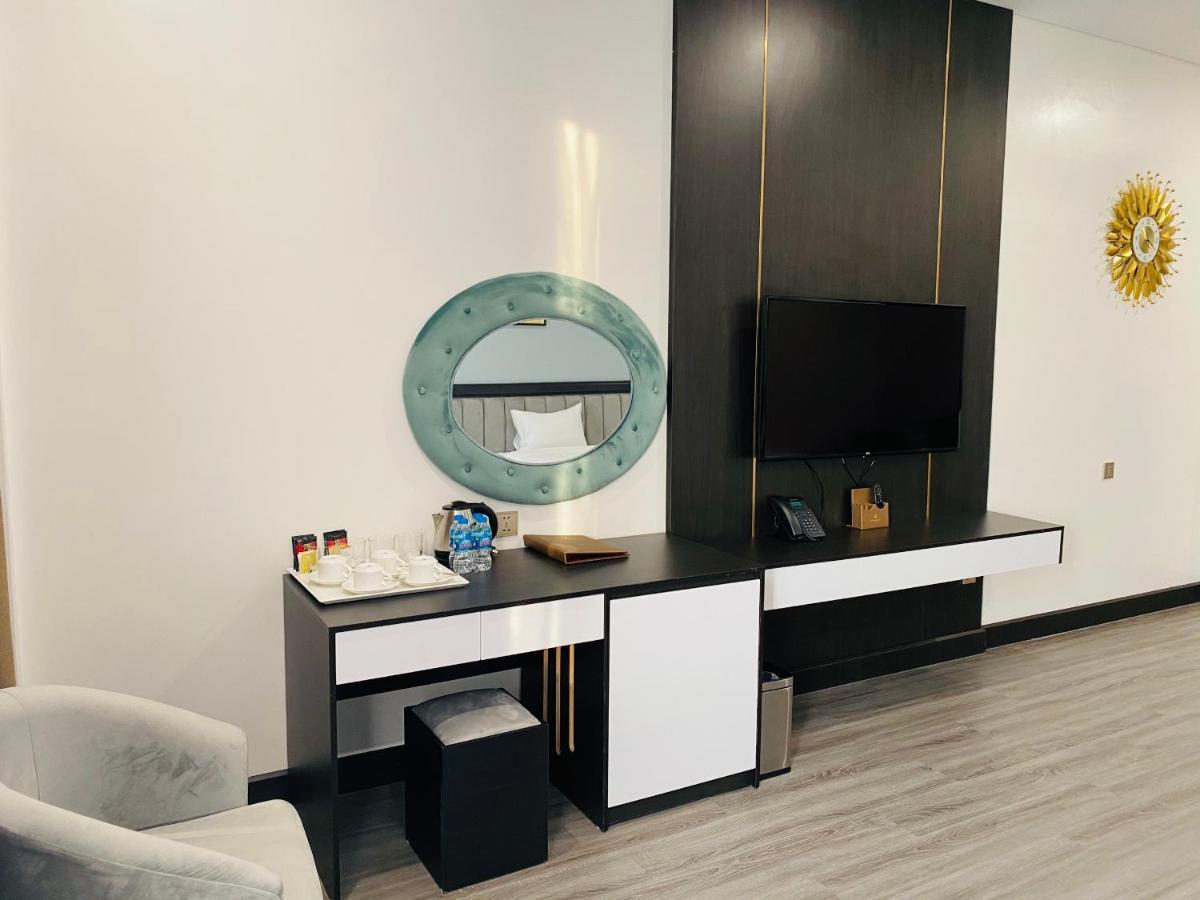 Diamond Hotel Van Don Cam Pha Екстер'єр фото