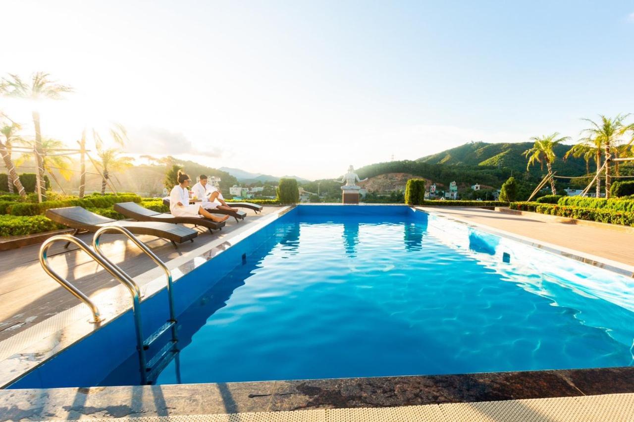 Diamond Hotel Van Don Cam Pha Екстер'єр фото