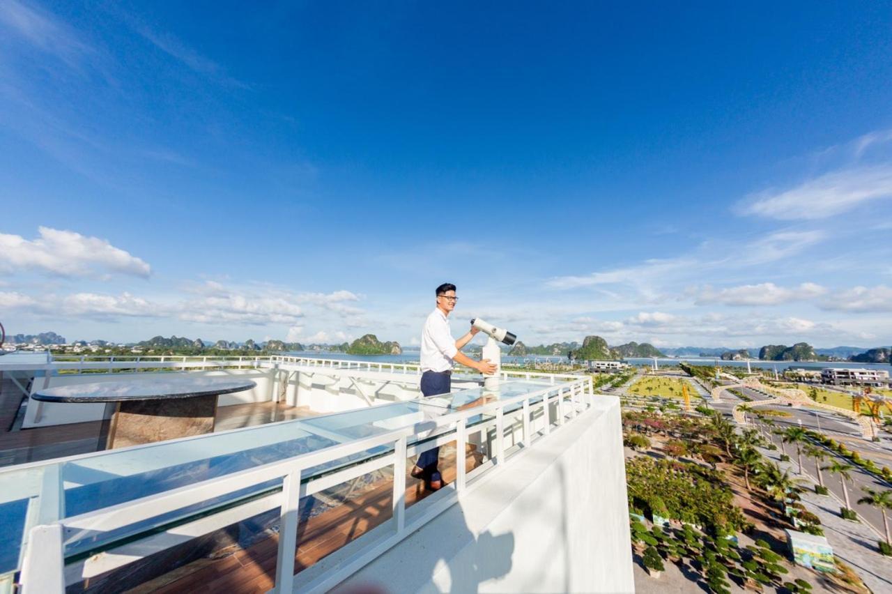 Diamond Hotel Van Don Cam Pha Екстер'єр фото