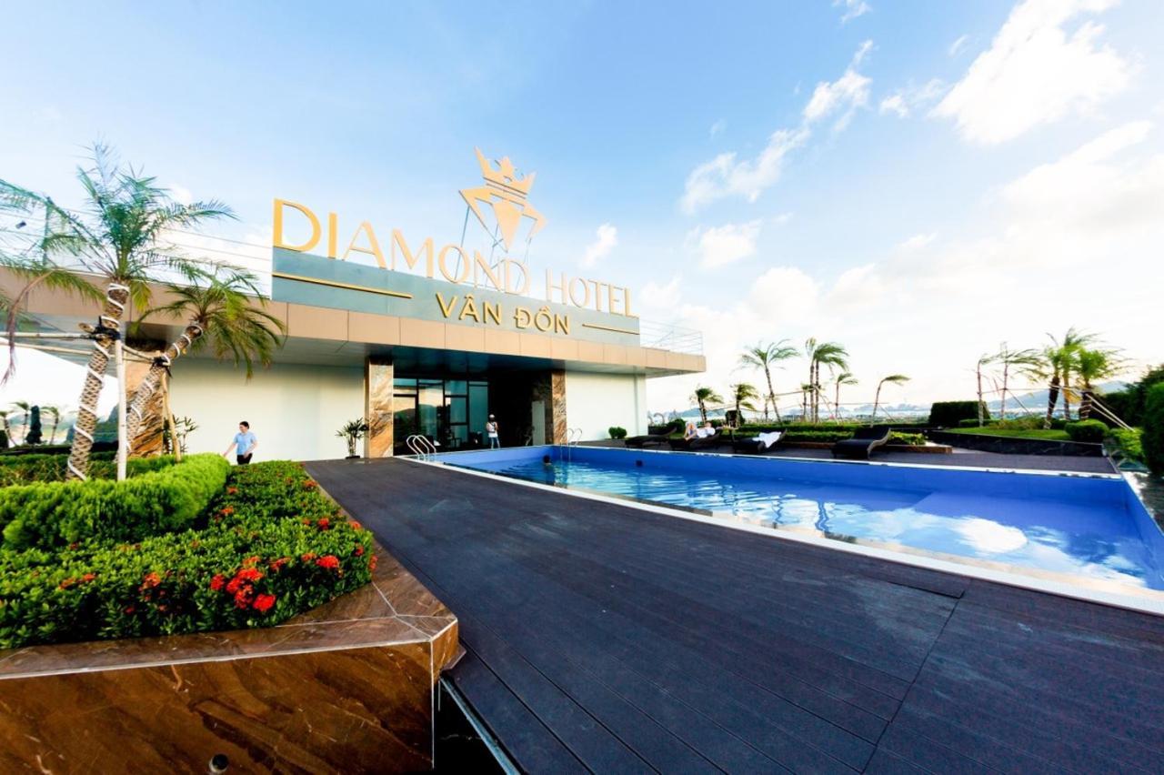 Diamond Hotel Van Don Cam Pha Екстер'єр фото