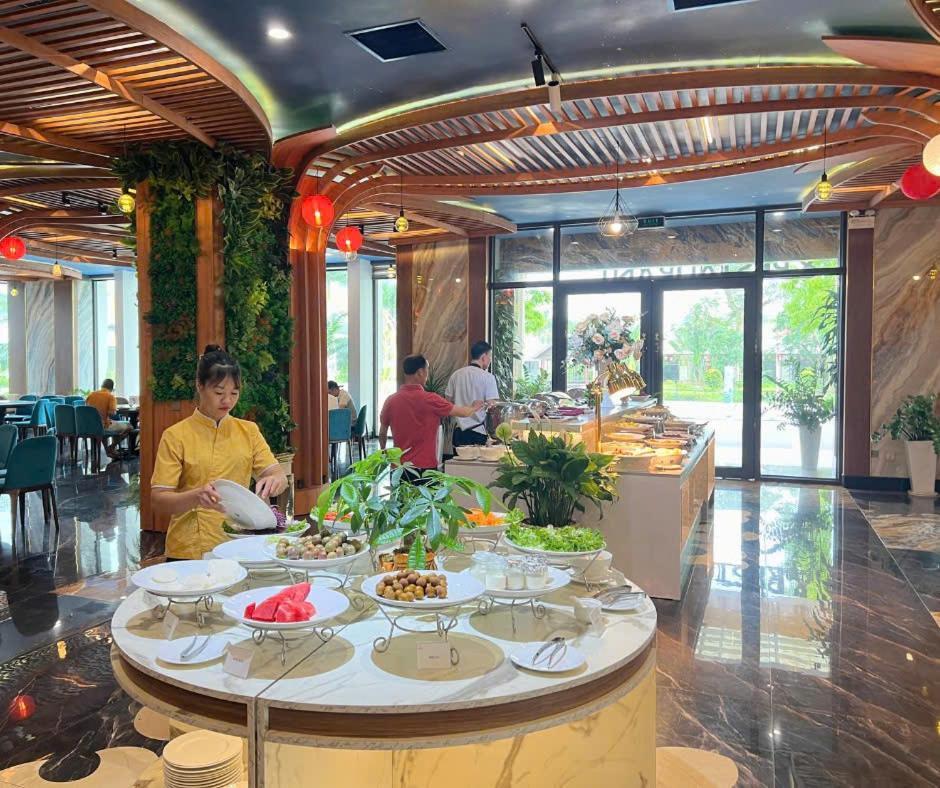 Diamond Hotel Van Don Cam Pha Екстер'єр фото